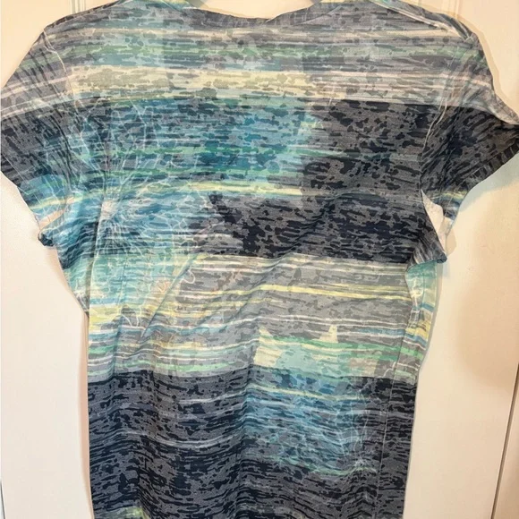 The North Face Blue Striped V-Neck Tee Women’s Large Outdoor T-Shirt - Picture 5 of 5